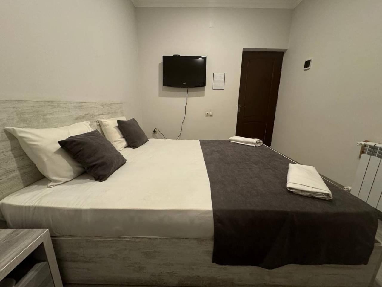 Hotel Menua Jerevan Pokoj fotografie