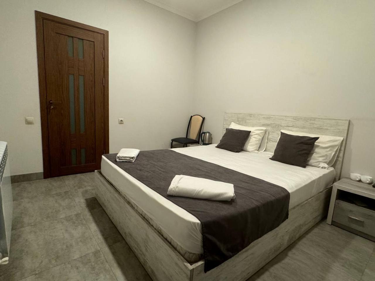 Hotel Menua Jerevan Pokoj fotografie